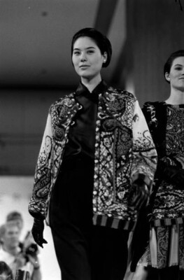 Perry Ellis Marc Jacobs Fall 1990 Paisley Bandana Hand Knit