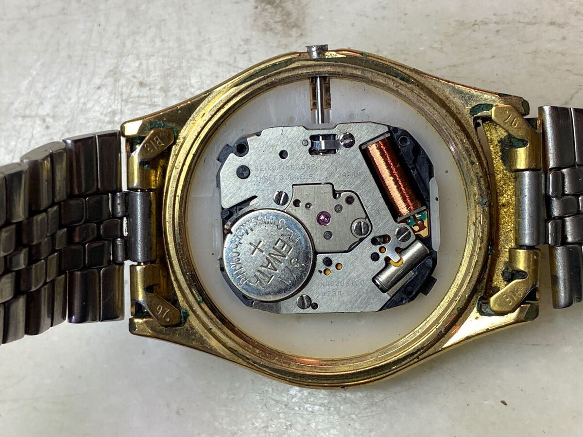 Vintage SEIKO SQ Men's Day Date Watch. Gold Tone Oyster Case Vintage SEIKO SQ Men's Day Date Watch. Gold Tone Oyster Case