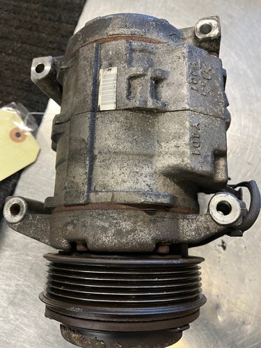 2011 GMC Acadia 3.6 AC Compressor - Picture 2 of 4