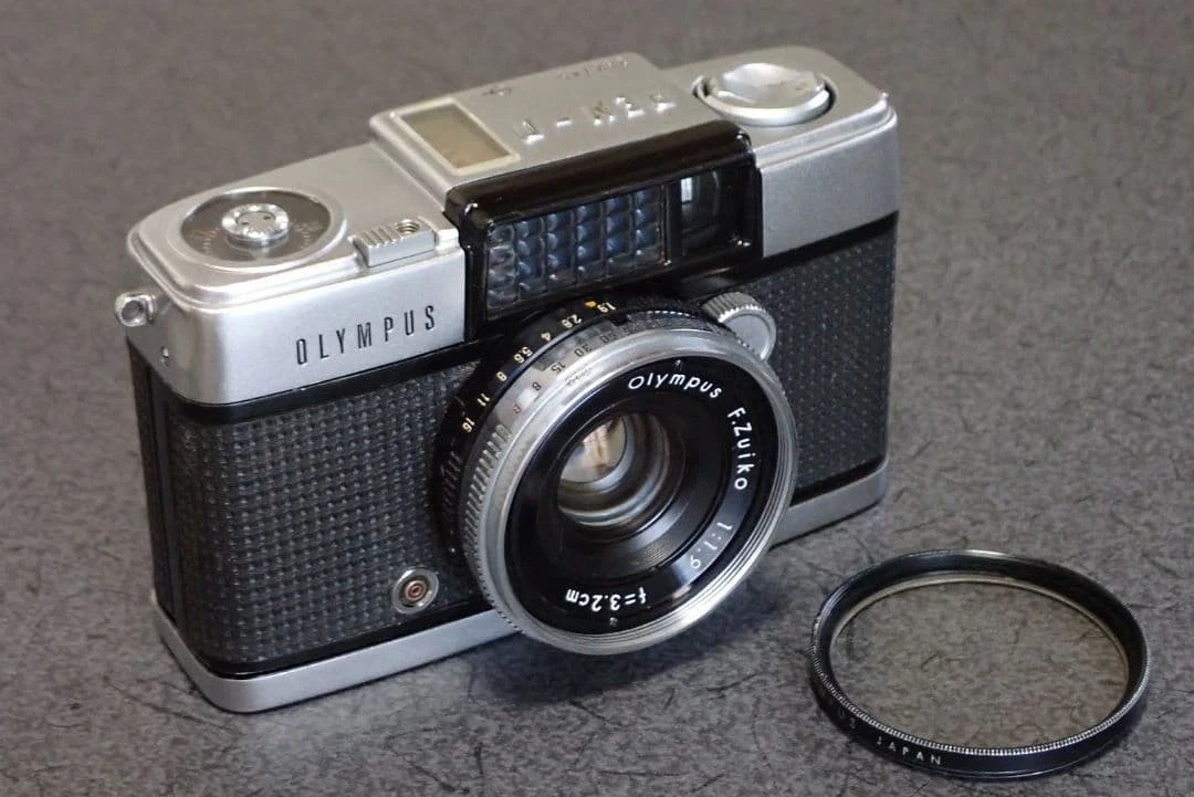 OH済　オリンパスペンD　ブラックマーブル 再評価のビッグウェーブが来ているハーフサイズカメラを買った