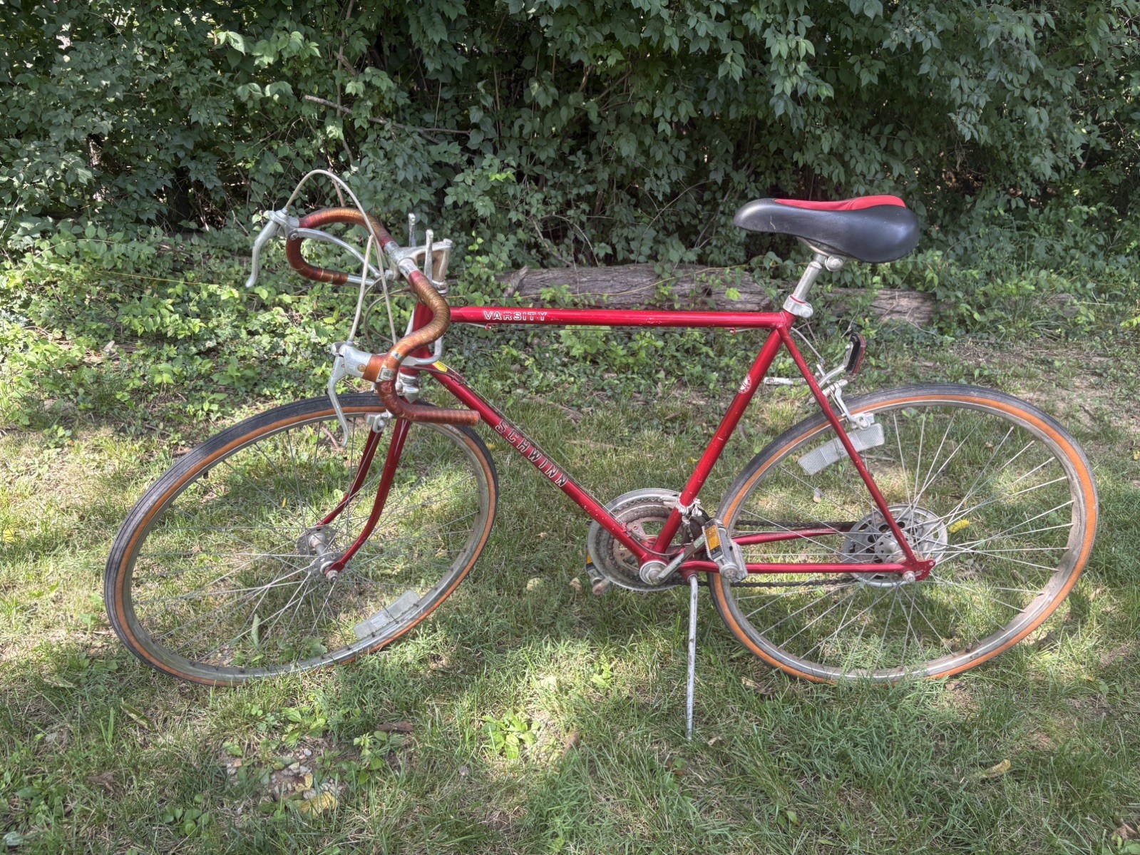 🚲 Vintage Schwinn Bicycle 27" Schwinn Le Tour Men's 10 Speed Road Bike (179.99 USD)