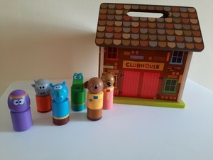 HEY DUGGEE CLUBHOUSE wooden PLAYSET with figures carry house FREE POST | eBay