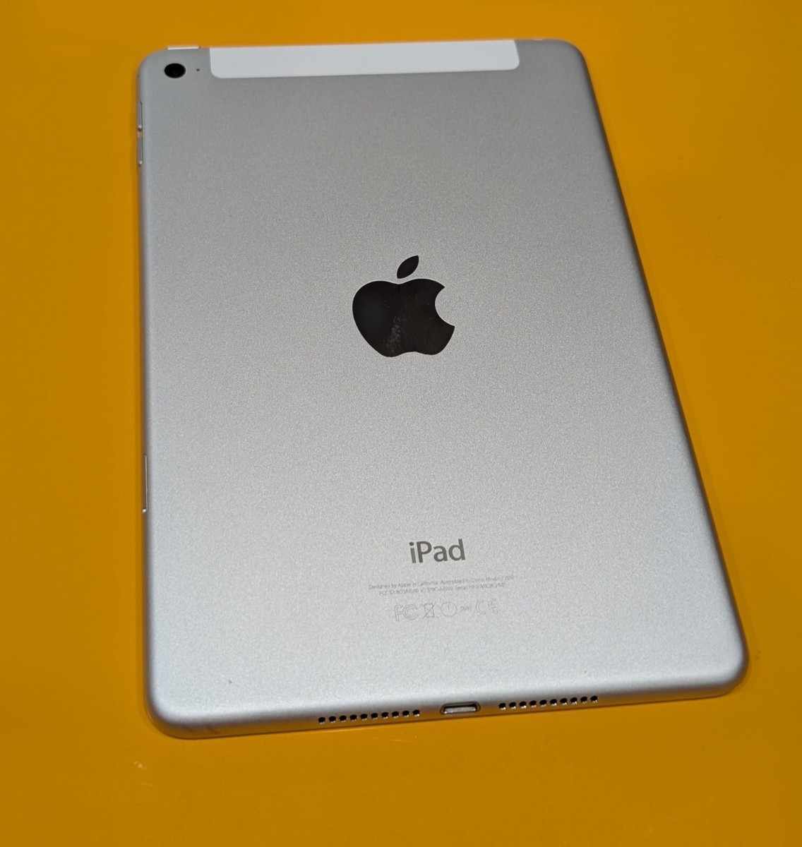 Apple iPad Mini 4 128GB Wi-Fi + Cellular Unlocked – Silver