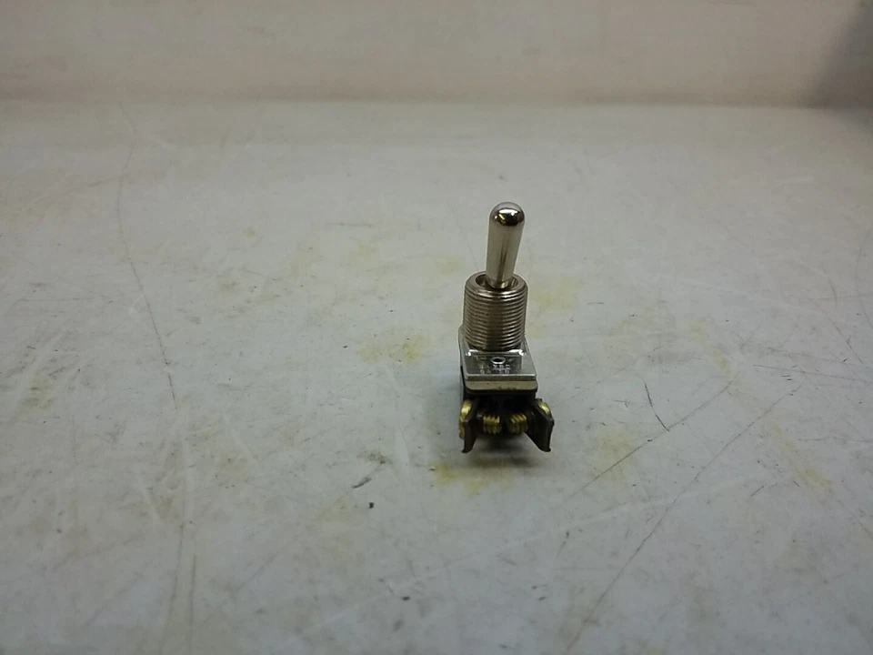 Interruptor de palanca de 2 tornillos M484 Cole Hersee ligero M-484 Foto 4 de 4