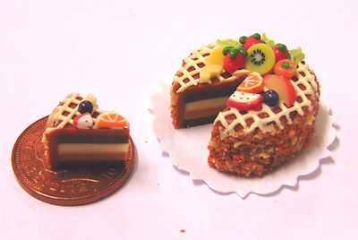 Puppenhaus geschnittener Schokoladenschichtkuchen Maßstab 1:12 Küche Dessert SC4 Tumdee