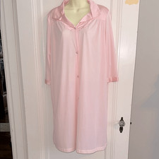Vanity Fair Pink Nylon Short Robe with 3/4 sleeves with Floral embellishments