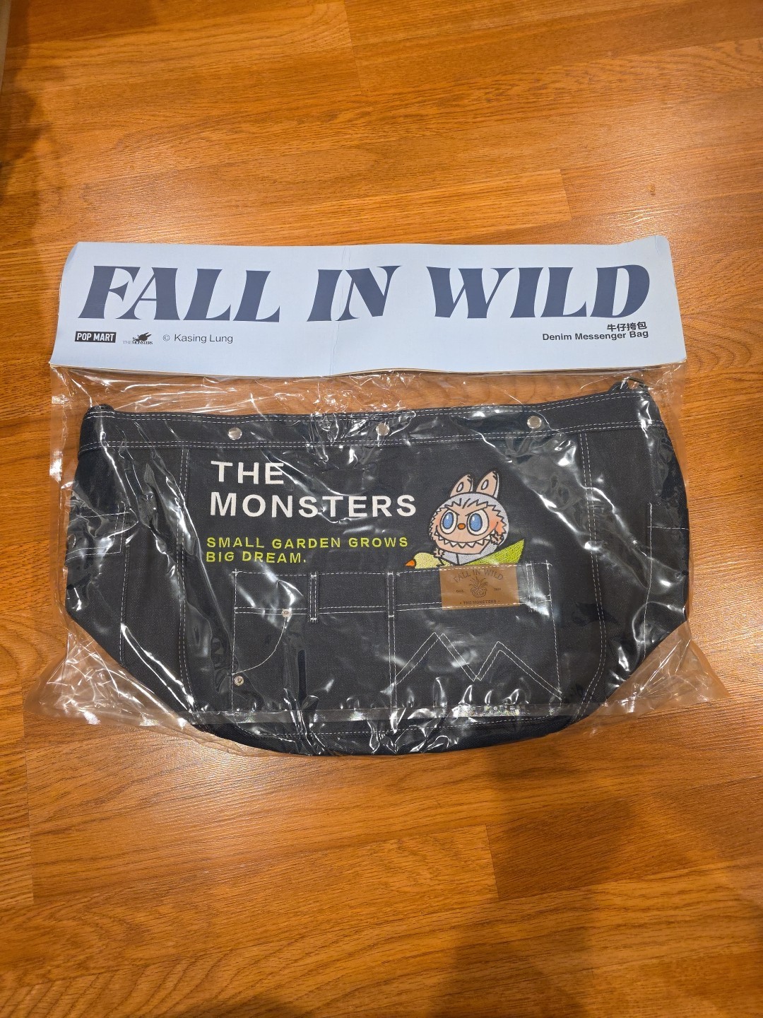 THE MONSTERS FALL IN WILD Denim Messenger Bag