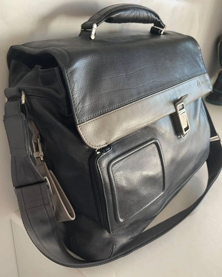 Giovanile pratica professionale tracolla pelle blu Piquadro - Image 4 of 4