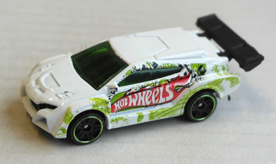 Hot Wheels Loop Coupe weiß HW Racing Auto Car Mattel Spielzeugauto white bianco