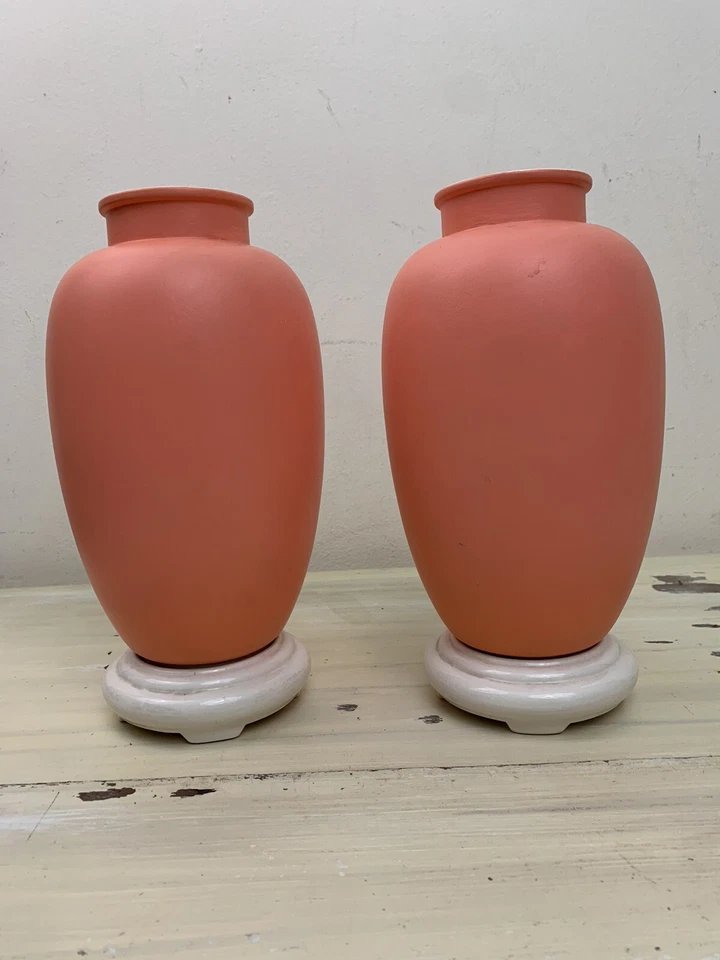 ORANGE VASES - Vtg Set of 2 Mid Century 50s-60s Handmade Floral Roses 10" Tall - Image 3 of 4