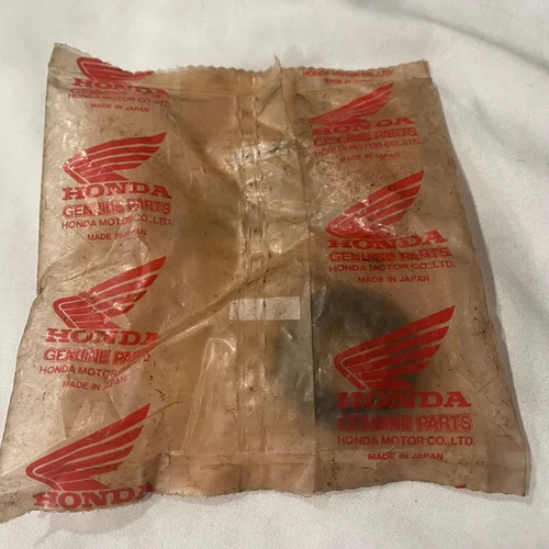 91205-166-004 OIL SEAL (20X32X7) (NOS) New OEM Honda Part
