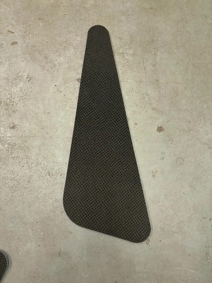 Juego de almohadillas aislantes capó BMW 318i: 1984-1985, 1991-1992 convertible - genuino Foto 4 de 4