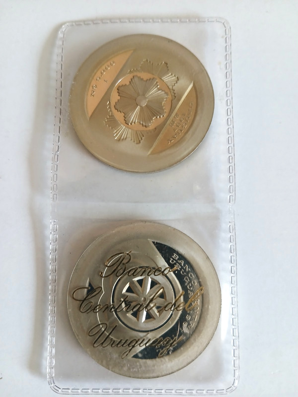 URUGUAY 1987 2 SILVER COINS 5000 NUEVOS PESOS CENTRAL BANK 20 YEARS JUBILEE.