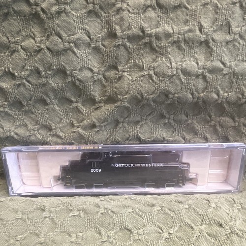 Locomotora diésel realista escala N Norfolk and Western #2009 MPN 7249 | Condition: New