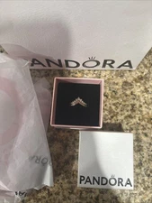Pandora Ring Shimmering Used Once Size52 Comes with Pandora Bag and Box Included