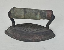 Antique Cast Iron Dover USA Miniature Sad Iron Salesman Sample, Toy or Lace