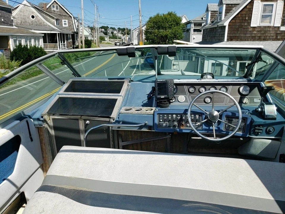 1987 Sea Ray Sundancer 268 MerCruiser 350 i/o Winterized - Image 4 of 4