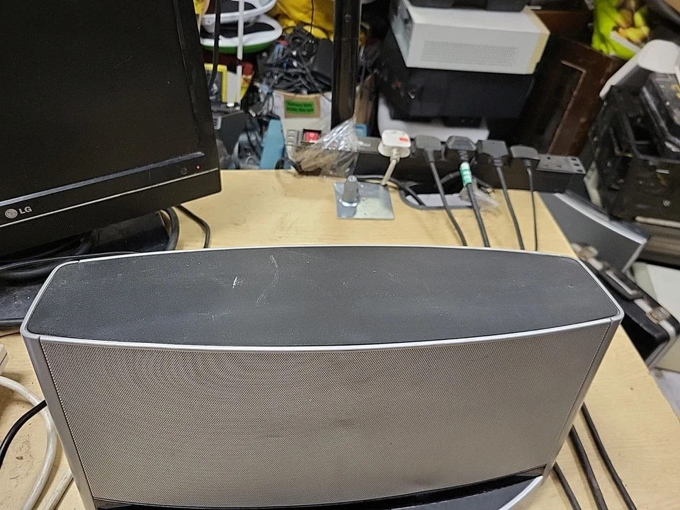 Bose SoundDock 10 Digital Music System Speaker  - Image 2 of 4