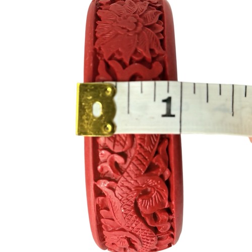 Vintage geschnitztes Zinnober Armband Armreif Drache Lotusblume 7,5 Zoll asiatisch - Bild 11 von 12