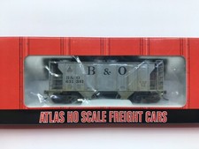 HO Atlas 1812-1 Baltimore & Ohio PS-2 2-Bay Covered Hopper B&O #631381 WEATHERED