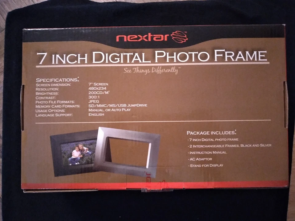 NEXTAR 7-Inch Digital Photo Frame with Slide Show Function Black & Silver Frame - Image 3 of 4