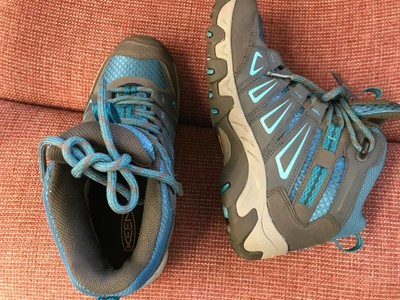 keen women's oakridge mid waterproof hiking boots