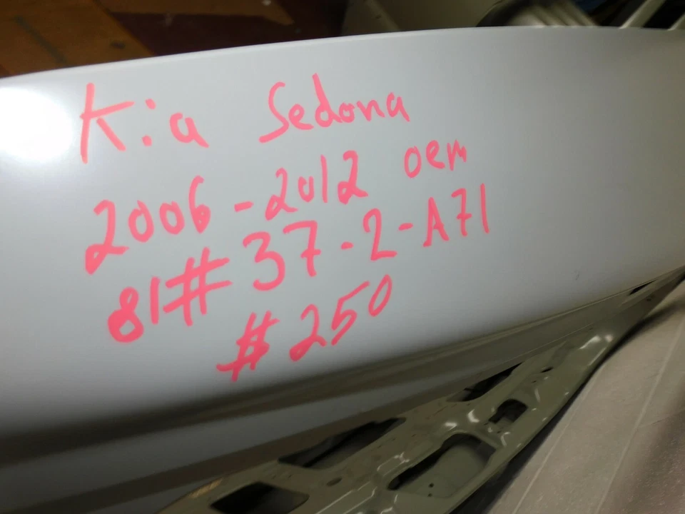 2006 2007 2008 2009 2010 2011 2012 KIA SEDONA REAR LIFTGATE SHELL OEM Foto 4 de 4