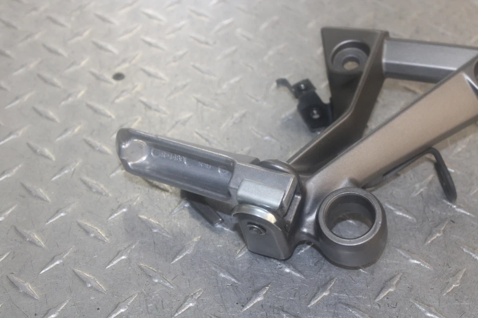 Kawasaki Ninja 300 Ex300A 2013 clavija trasera derecha pasajero 35063-1272 Foto 2 de 4