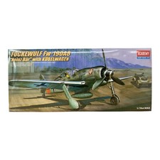 Academy #2213 Fockewulf Fw-190A8 W/ KÜBELWAG...
