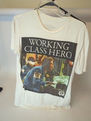 Live Nation Merch Working Class Hero Shirt Size Medium Yoko Ono Peace