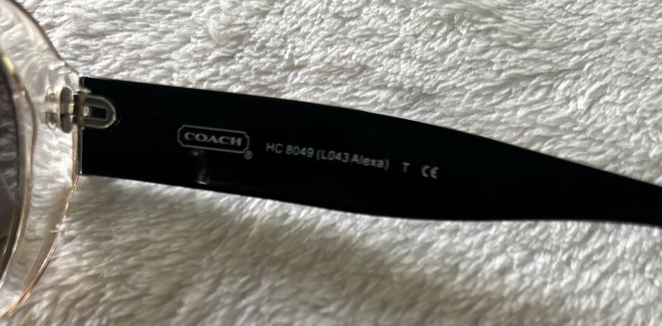 Gafas de sol Coach HC8049 L043 Alexa cristal negro degradado + estuche 135 Foto 3 de 4