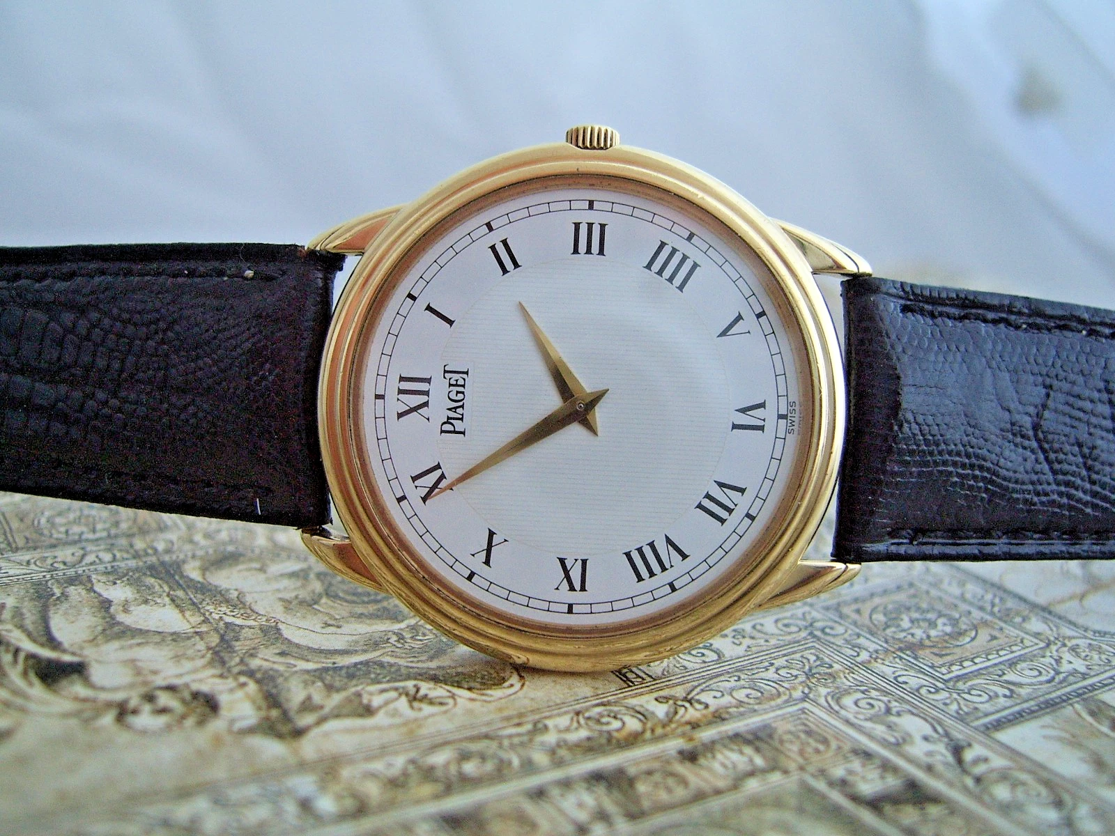 Piaget — PIAGET GOVERNOR 750 GOLD MENS WATCH REF.: 90970 - MANUAL WINDING - 33mm 18K CASE