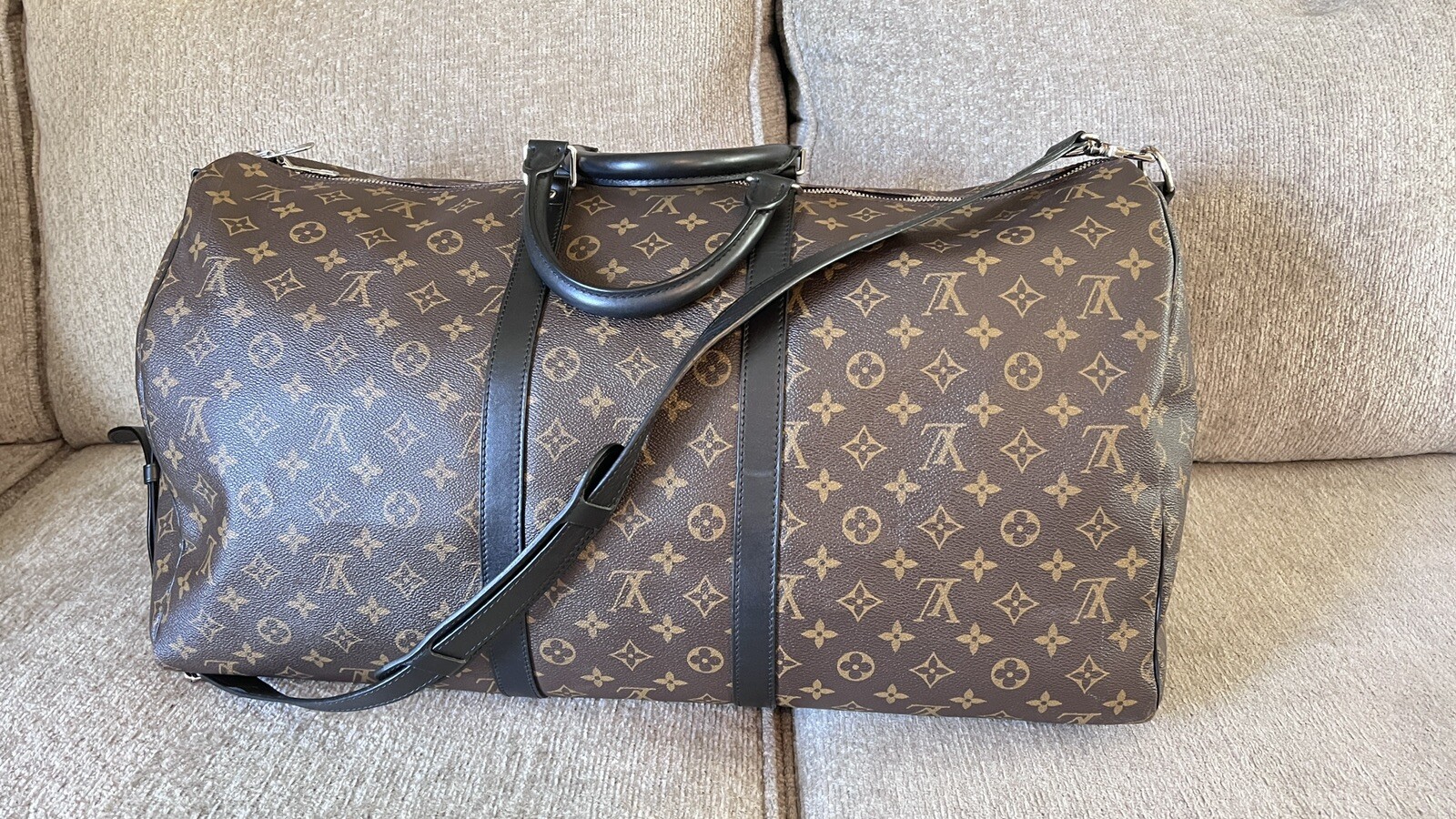 Женская сумка Louis Vuitton Keepall 55 Bandouliere Bag Macassar Monogram -  Authentic