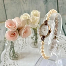 agete watch pearl shell gold 0.056ct Rare Used From Japan Check description