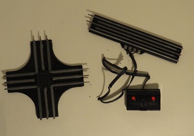 Vintage Lionel 1019 Remote Control & 020 Crossing Track O Gauge unload uncouple