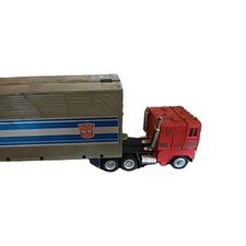 Optims Prime Vintage Transformer Robot Figureand Trailer Hasbro 1985
