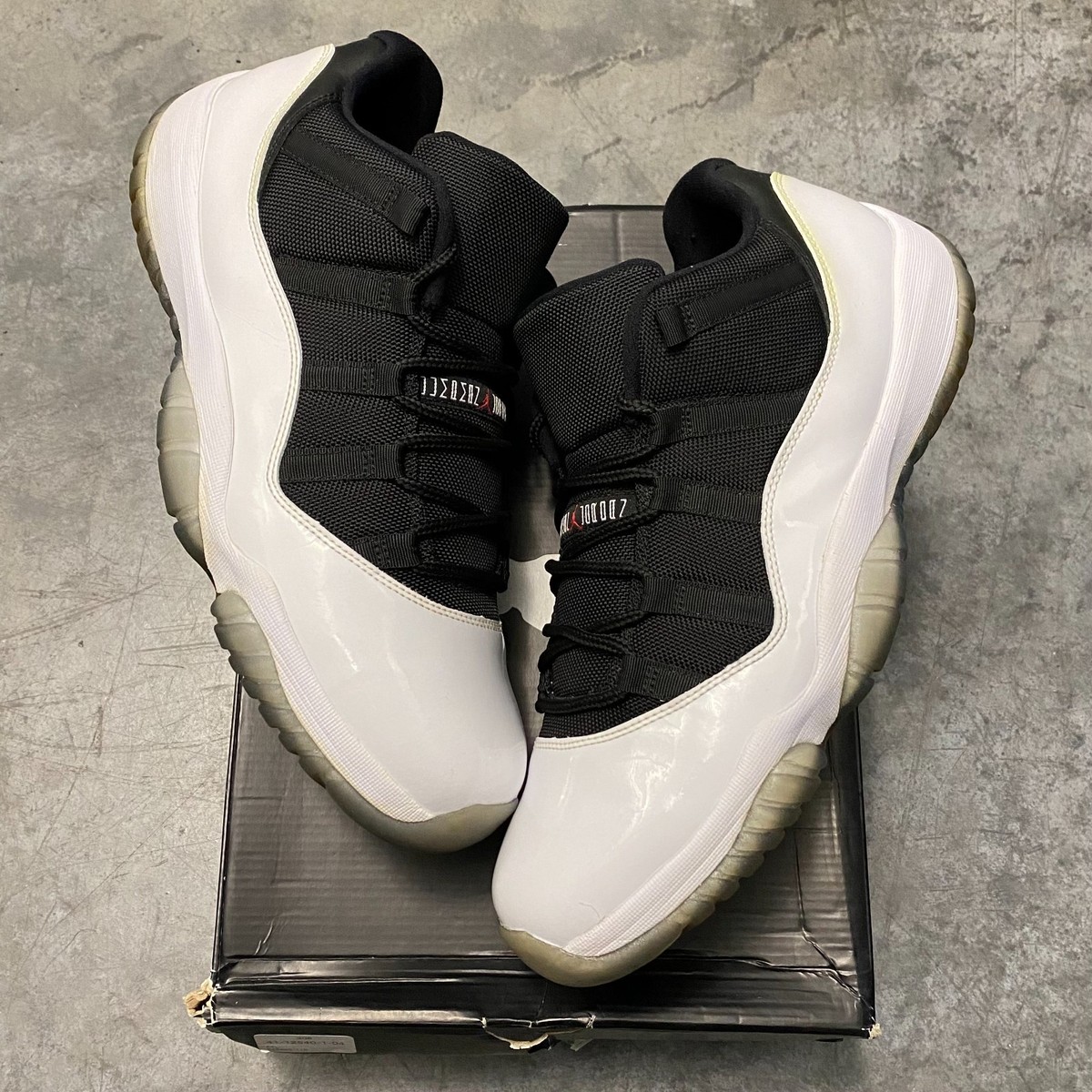 Size 13 - Air Jordan 11 Retro Low 2013 Tuxedo Sneakers 528895-110 Size 13 - Air Jordan 11 Retro Low 2013 Tuxedo Sneakers 528895-110