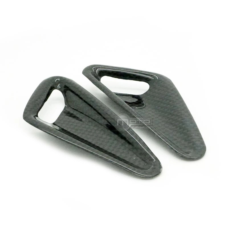 Caches réservoir carbone Ducati Hypermotard finition vernis brillant luxe