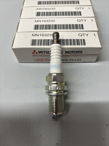 Mitsubishi Outlander II 2.4 2006-2012 Ignition Spark Plug Set MN163235 OE - Picture 3 of 10