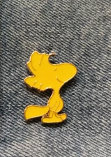 WOODSTOCK -PEANUTS- ENAMEL /LAPEL PIN-UNBRANDED-COMBINED SHIPPING $4.99 NO LIMIT