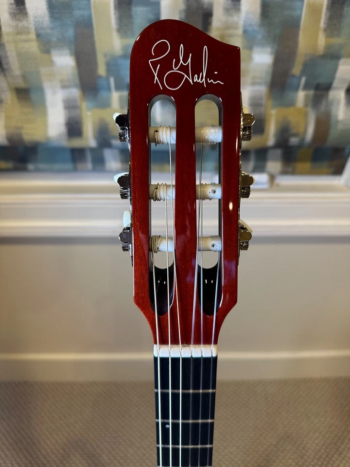 Guitarra eléctrica acústica natural Godin ACS-SA delgada de nailon con tapa de cedro Foto 2 de 4