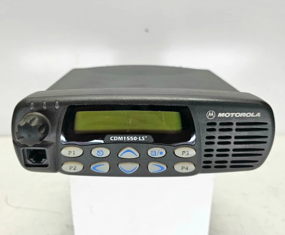 Motorola CDM1550 LS+ UHF 403-470 MHz 16 Channel 25 Watt (Complete Kit) - Image 2 of 4