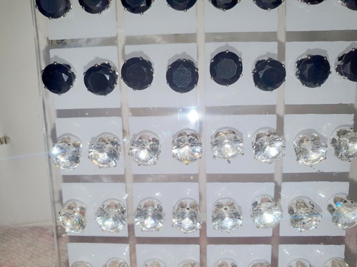 Joblot of 36 Pairs Black & white round 4-8 mm Crystal stud Earrings - wholesale - Picture 5 of 5