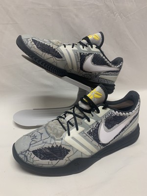 kobe 4 am
