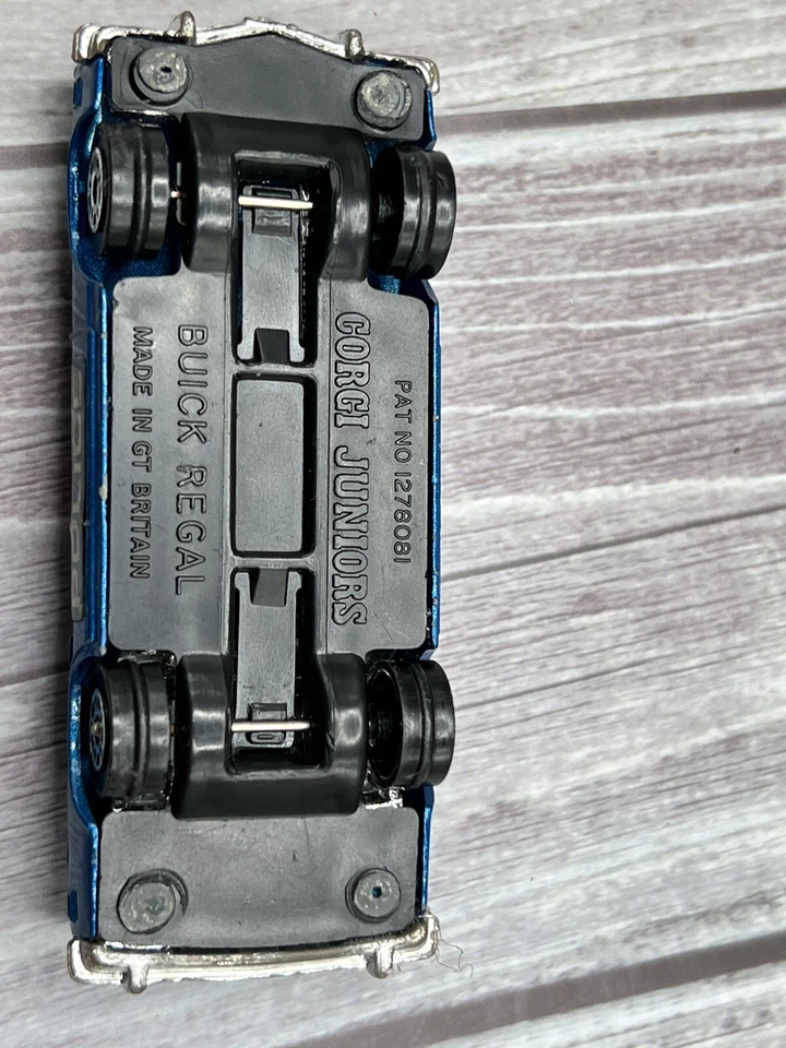 Rare Corgi Juniors #17 Superman City of Metropolis Police Car Buick Regal Blue - Image 3 of 3