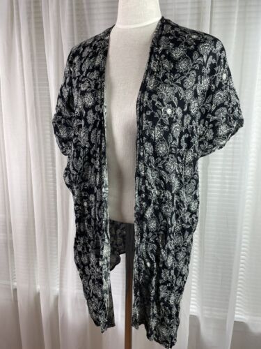 Forever 21 Kimono Sz Small/Med Black White Floral Short Sleeve Open Front Duster - Picture 1 of 24