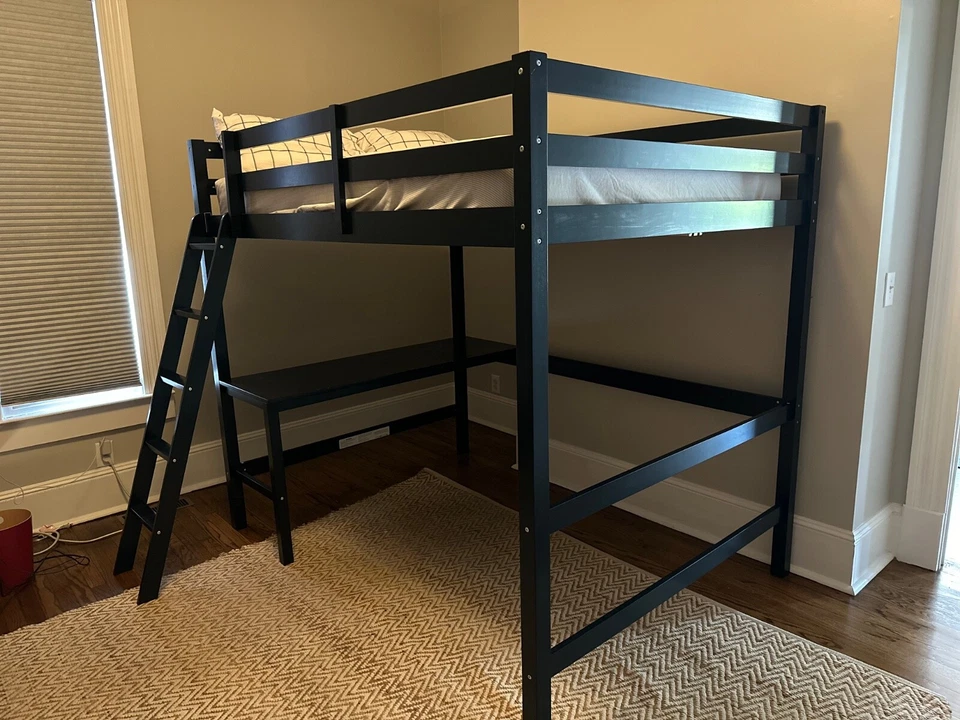 litera doble con escritorio, usada durante 1 año, en muy buen estado  Foto 2 de 3