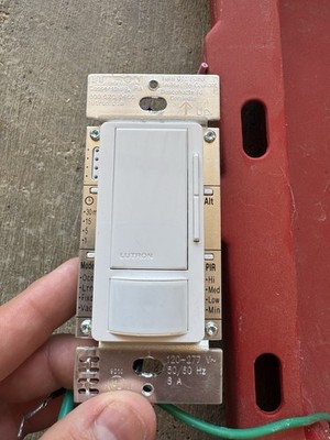 LUTRON MS-Z101-V-WH Vac Dmr Snsr,PIR,120-277V AC,Wht 36WH22