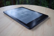 Kindle eBook reader M2L3EK - Broken - Sold AS IS