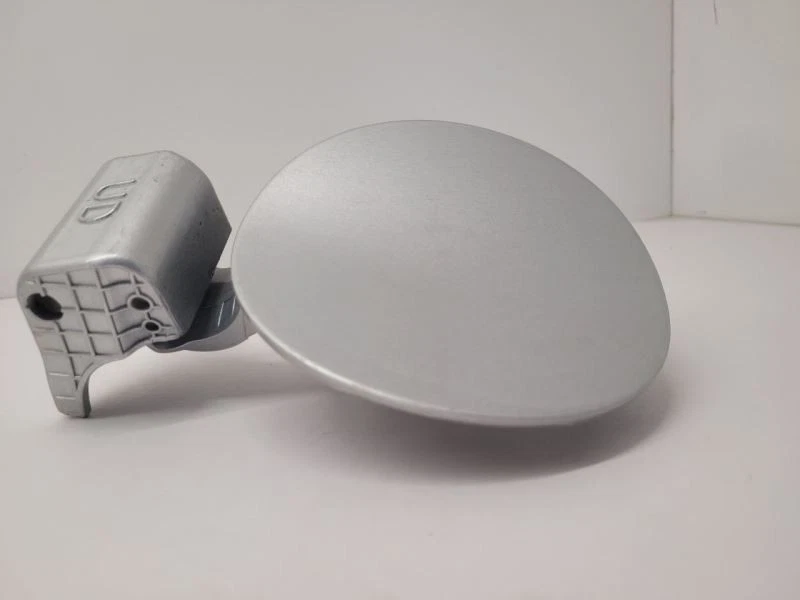 Hyundai Elantra 2014-2016 puerta de llenado de combustible plateada 695103X001 Foto 2 de 4